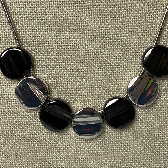 Monet Silver Tone Necklace Gray And Silver Disks EUC Mint Cond 16” - 19” Circles - Picture 9 of 14